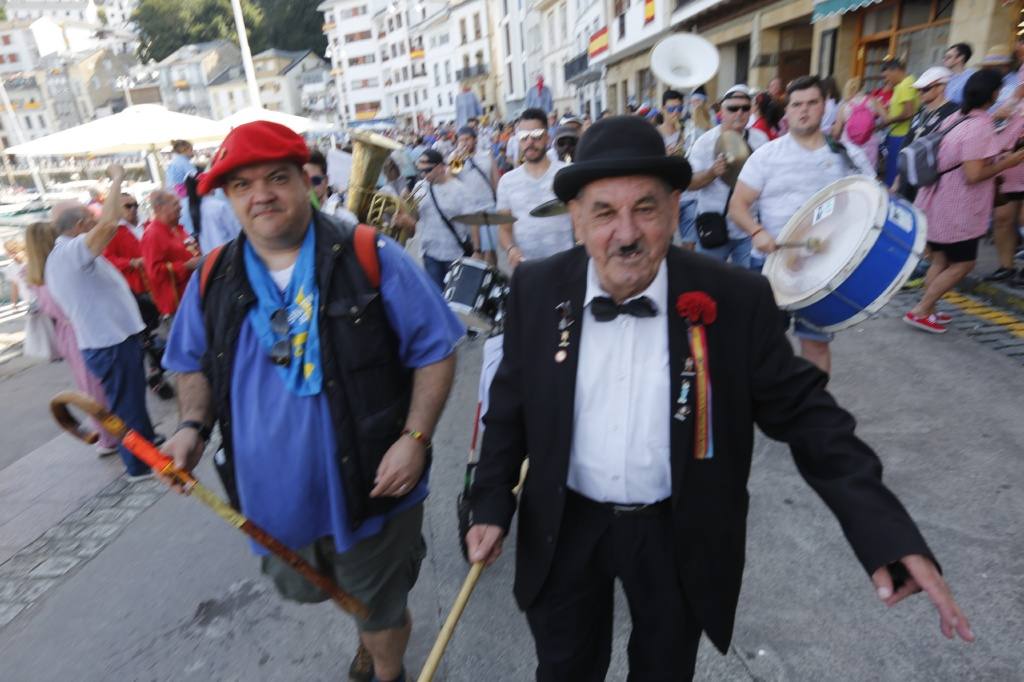 Miles de luarqueses y turistas disfrutaron este jueves de las populares fiestas de San Timoteo. ¡Búscate en nuestra galería! 