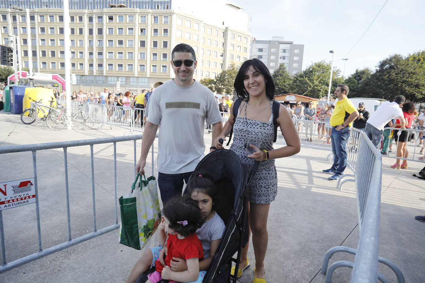 La playa de Poniente ha acogido un nuevo récord en una de las actividades más multitudinarias del verano gijonés.