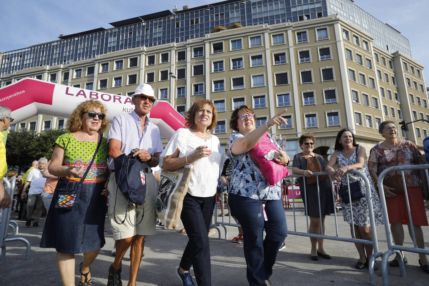 La playa de Poniente ha acogido un nuevo récord en una de las actividades más multitudinarias del verano gijonés.