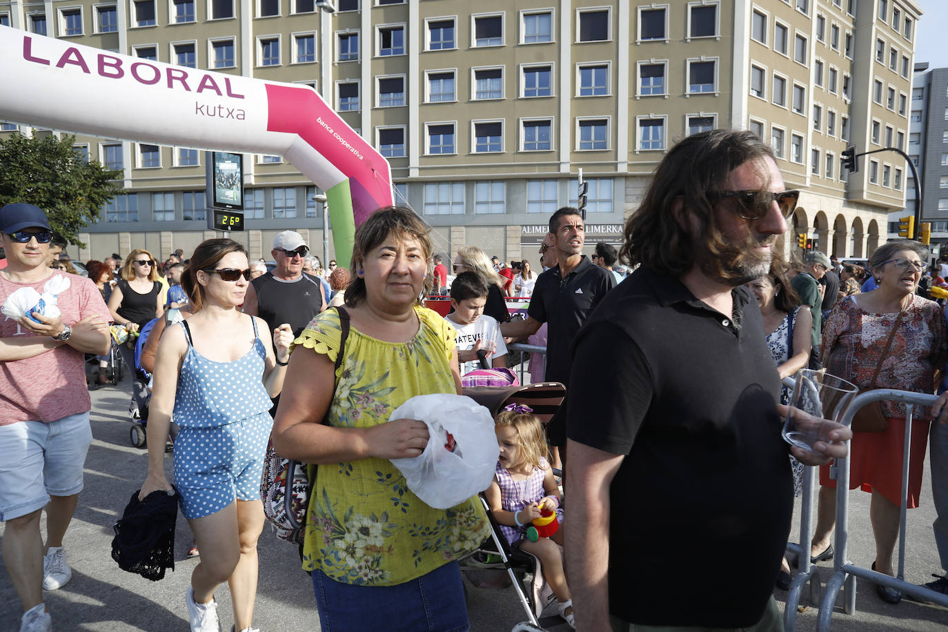 La playa de Poniente ha acogido un nuevo récord en una de las actividades más multitudinarias del verano gijonés.
