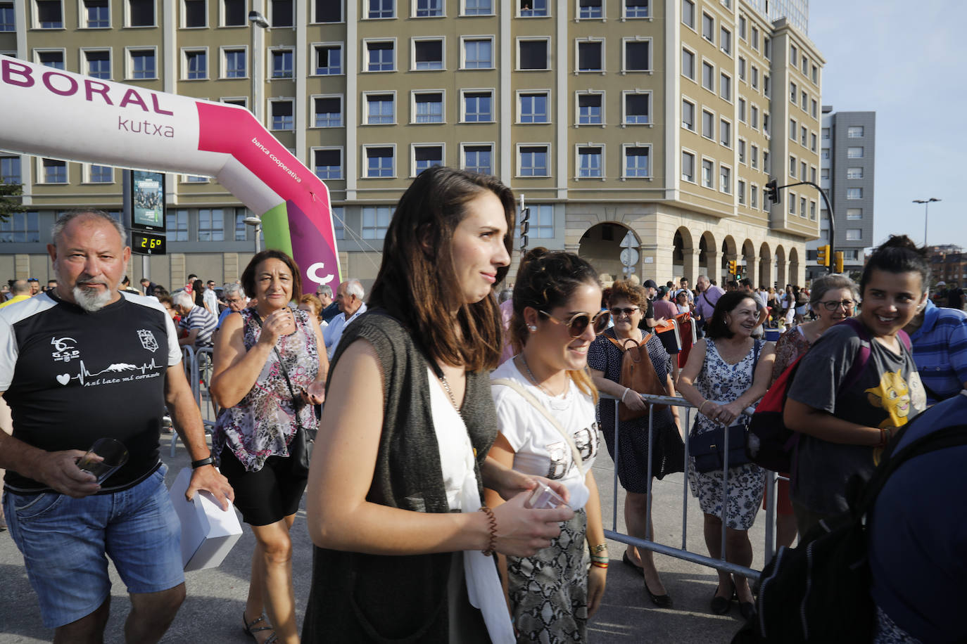La playa de Poniente ha acogido un nuevo récord en una de las actividades más multitudinarias del verano gijonés.