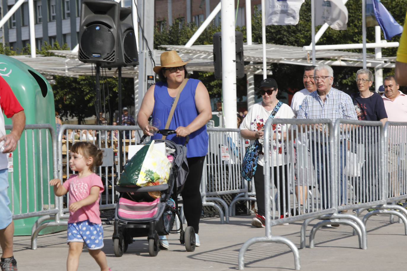 La playa de Poniente ha acogido un nuevo récord en una de las actividades más multitudinarias del verano gijonés.