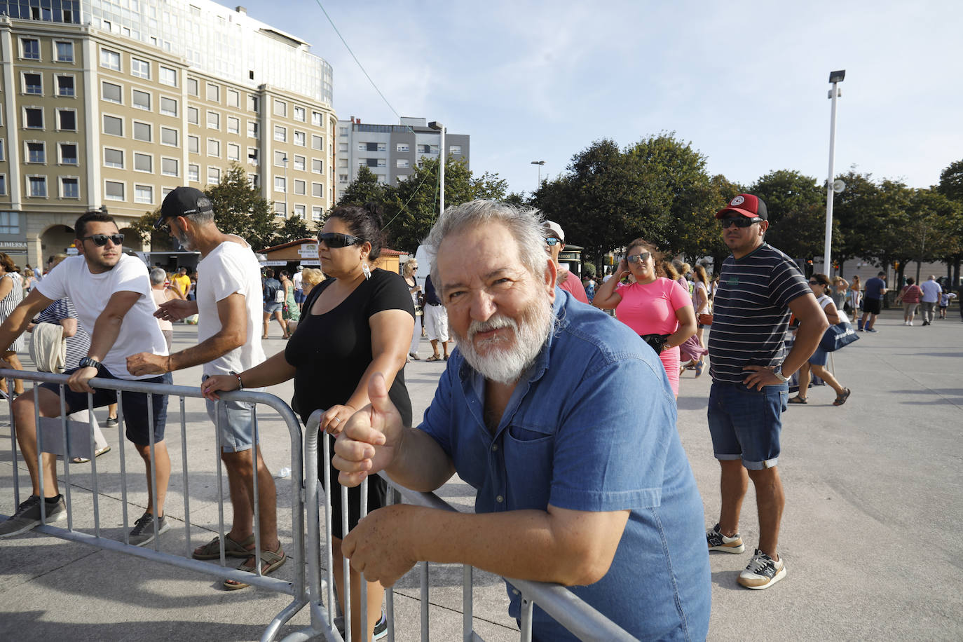La playa de Poniente ha acogido un nuevo récord en una de las actividades más multitudinarias del verano gijonés.