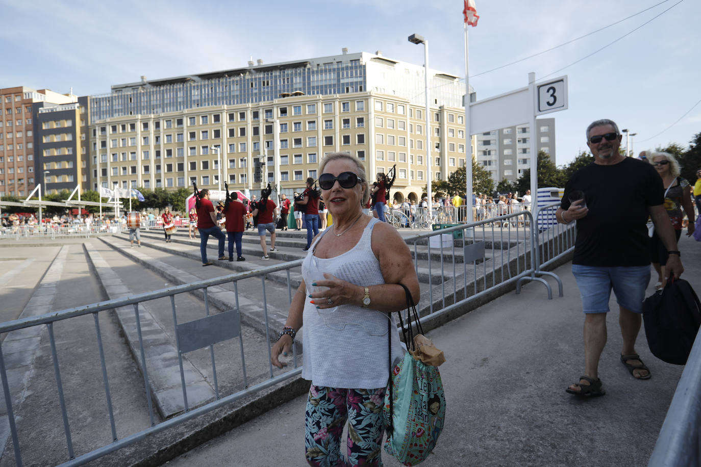 La playa de Poniente ha acogido un nuevo récord en una de las actividades más multitudinarias del verano gijonés.