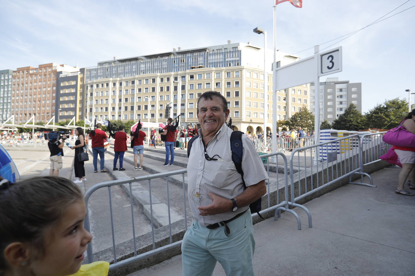 La playa de Poniente ha acogido un nuevo récord en una de las actividades más multitudinarias del verano gijonés.