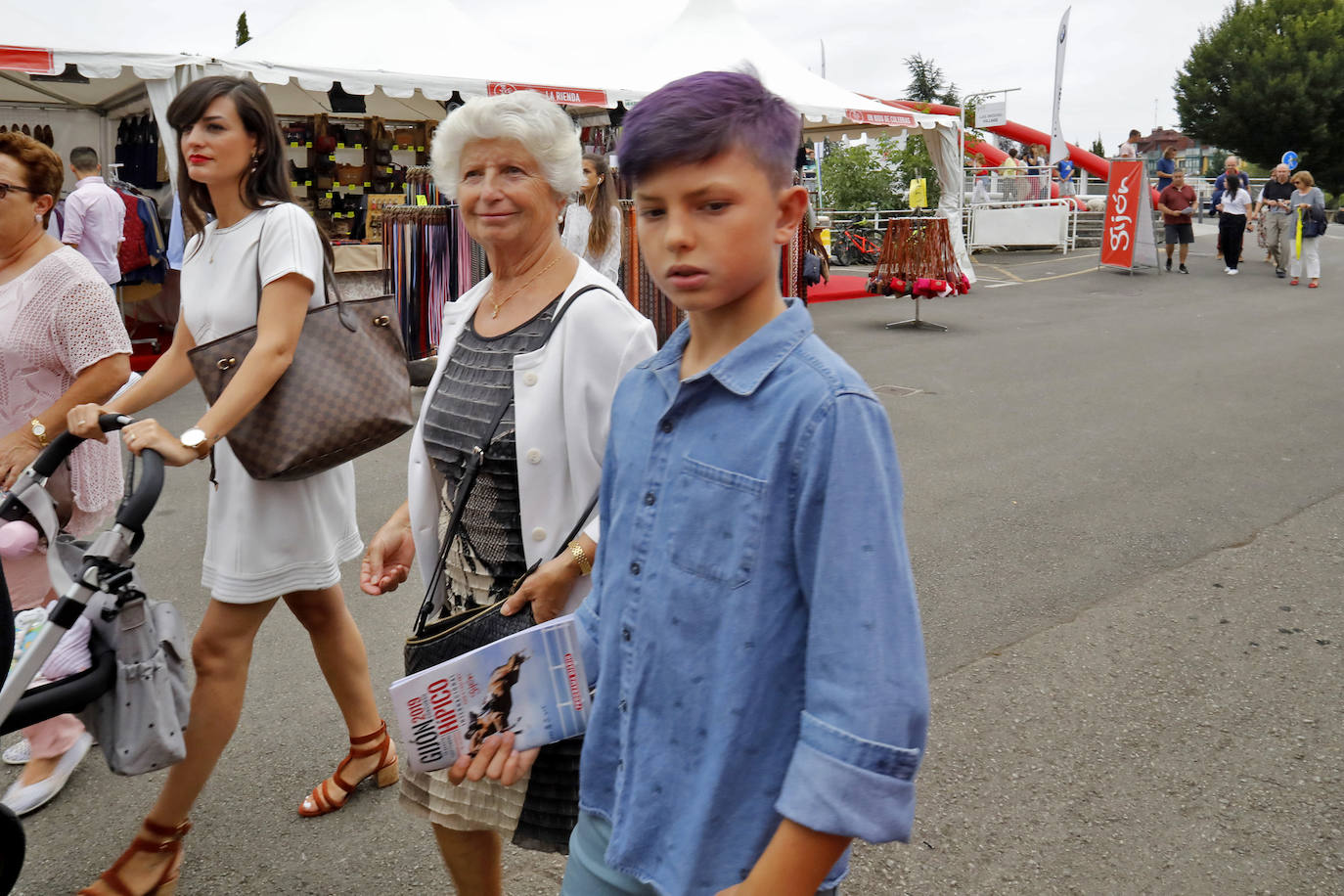 Las Mestas vive de nuevo el Concurso Hípico más importante del verano en España, que mantiene el carácter de oficial y que llega ya a los 77 años de vida. Emoción, saltos, galopes y 5 días por delante para cerrar el verano con un fin de semana de gran altura en Gijón.