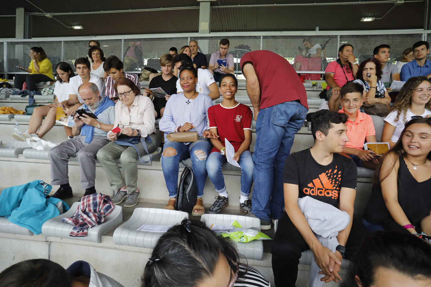 Las Mestas vive de nuevo el Concurso Hípico más importante del verano en España, que mantiene el carácter de oficial y que llega ya a los 77 años de vida. Emoción, saltos, galopes y 5 días por delante para cerrar el verano con un fin de semana de gran altura en Gijón.