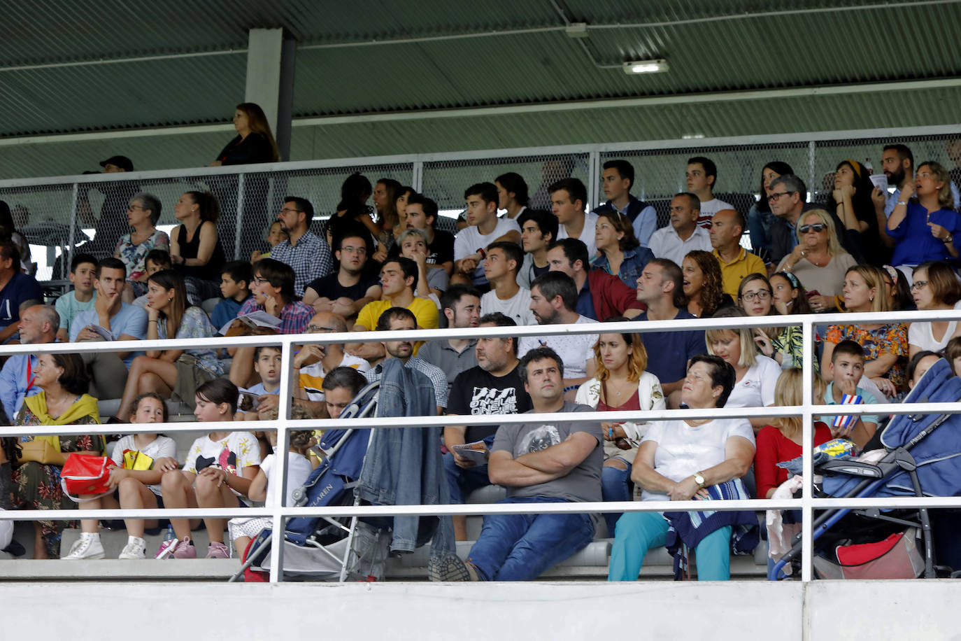 Las Mestas vive de nuevo el Concurso Hípico más importante del verano en España, que mantiene el carácter de oficial y que llega ya a los 77 años de vida. Emoción, saltos, galopes y 5 días por delante para cerrar el verano con un fin de semana de gran altura en Gijón.