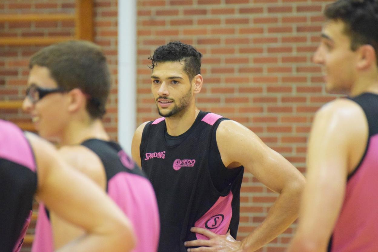 Leonardo Meindl ya se entrenó con sus compañeros. 