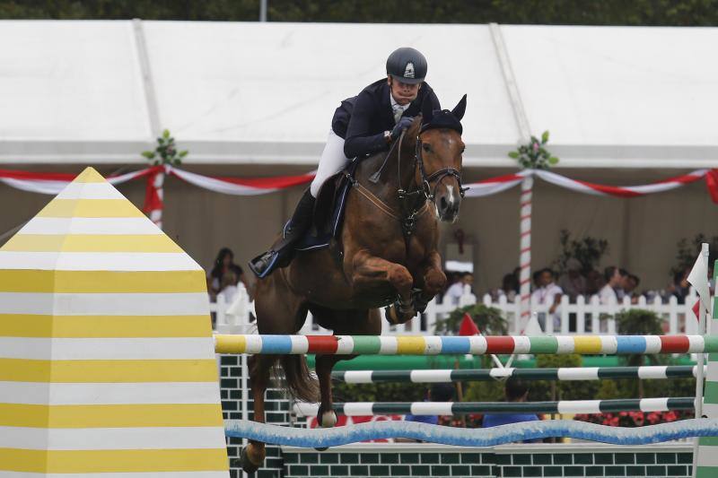 Abrió la 2ª jornada del CSIO un trofeo con la velocidad como protagonista y tras una interesante pugna por el liderato, el irlandés Alexander Butler a lomos de «Dekato» repitió victoria en el verde de Las Mestas con un registro imbatible de 31,52 en la 2ª fase. Mientras que el binomio formado por el jinete colombiano Nicolás Toro y 'Zinedine Zidane Z', al registrar una marca de 32,62 segundos, se adjudicaron el trofeo correspondiente a la competición de caballos jóvenes de este jueves.