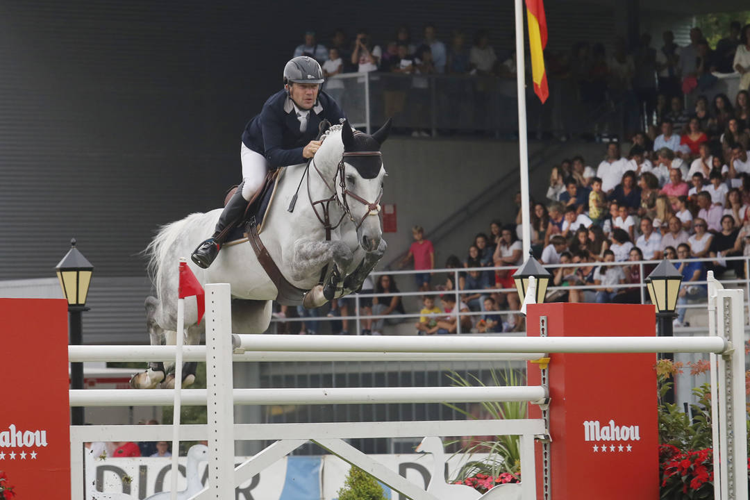Fotos: Eduardo Álvarez Aznar se impone en una jornada trepidante en el hípico