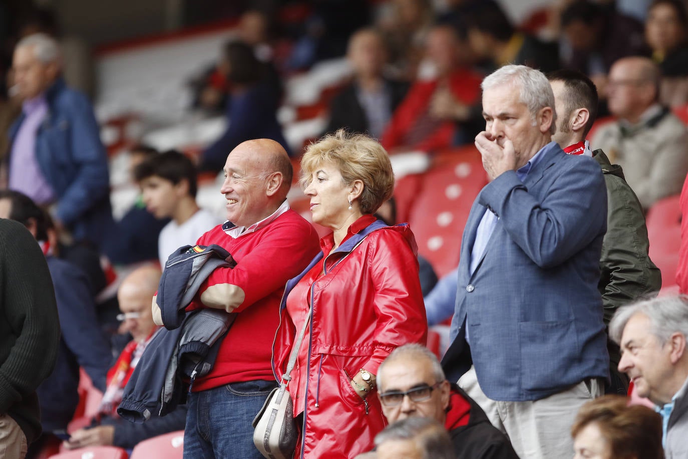 El Molinón se rinde a Manu García en la victoria del Sporting.