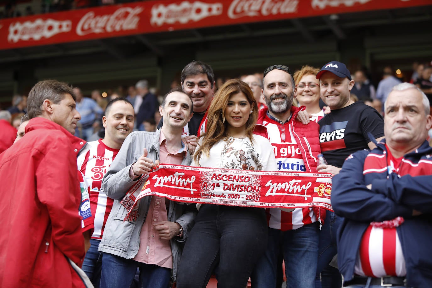 El Molinón se rinde a Manu García en la victoria del Sporting.