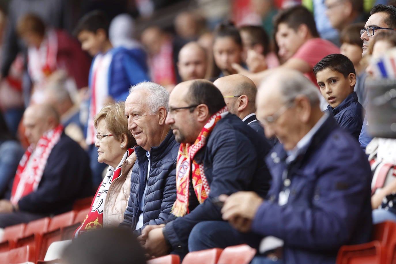 El Molinón se rinde a Manu García en la victoria del Sporting.