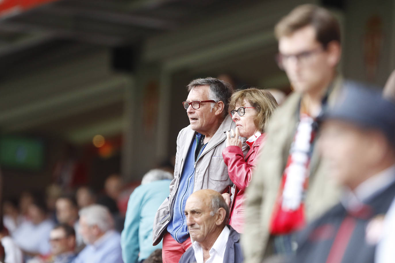 El Molinón se rinde a Manu García en la victoria del Sporting.
