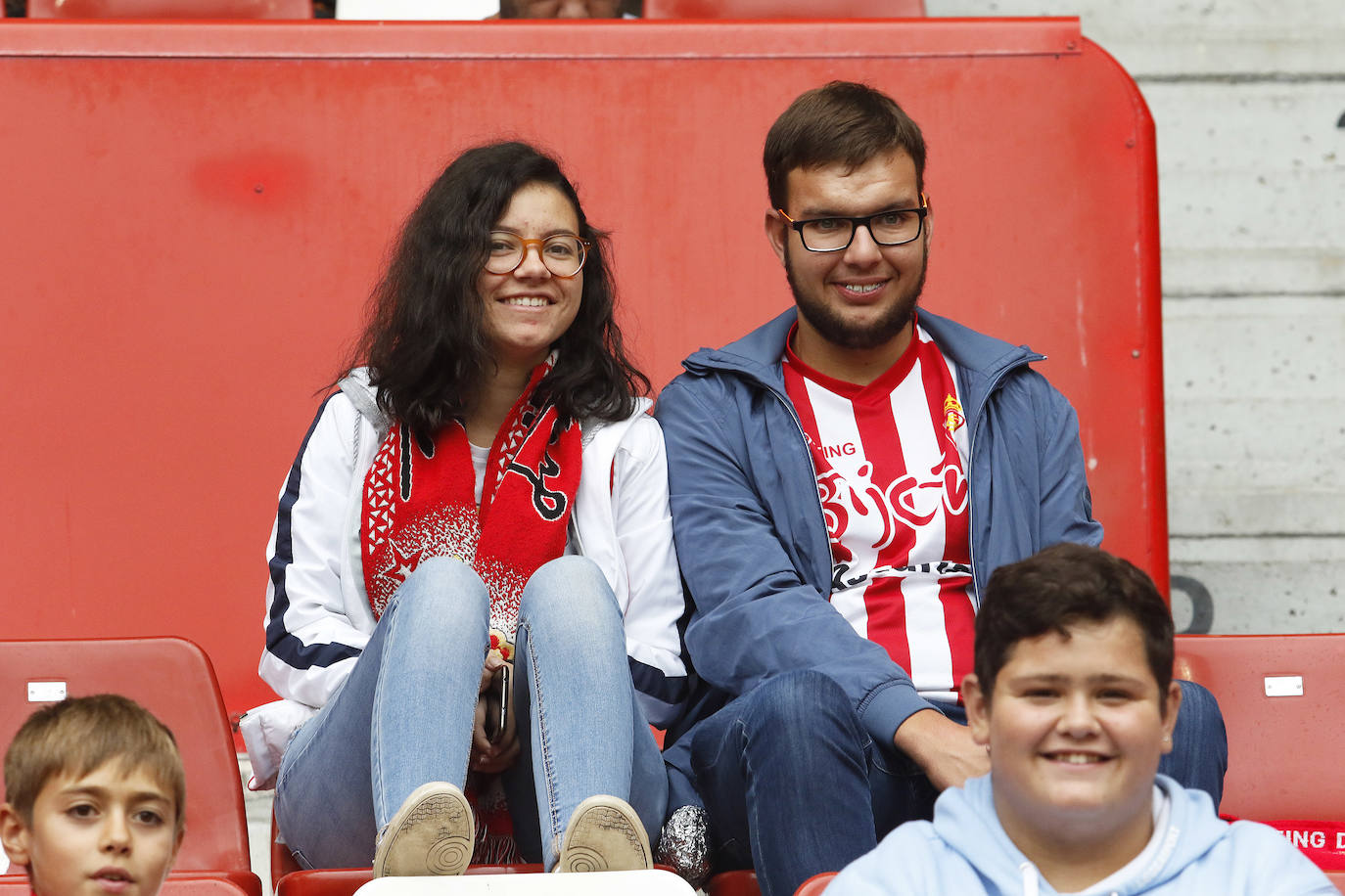 Fotos: ¿Estuviste en el partido Sporting-Albacete? ¡Búscate!