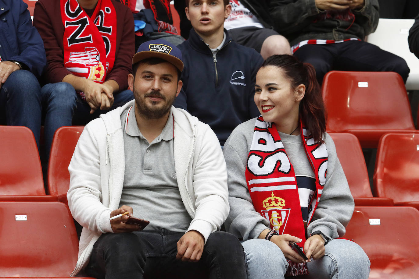 Fotos: ¿Estuviste en el partido Sporting-Albacete? ¡Búscate!