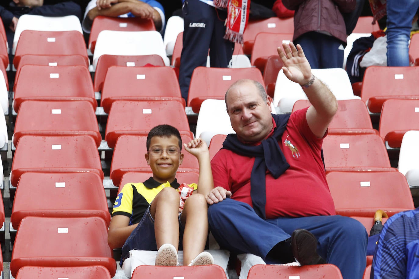 Fotos: ¿Estuviste en el partido Sporting-Albacete? ¡Búscate!