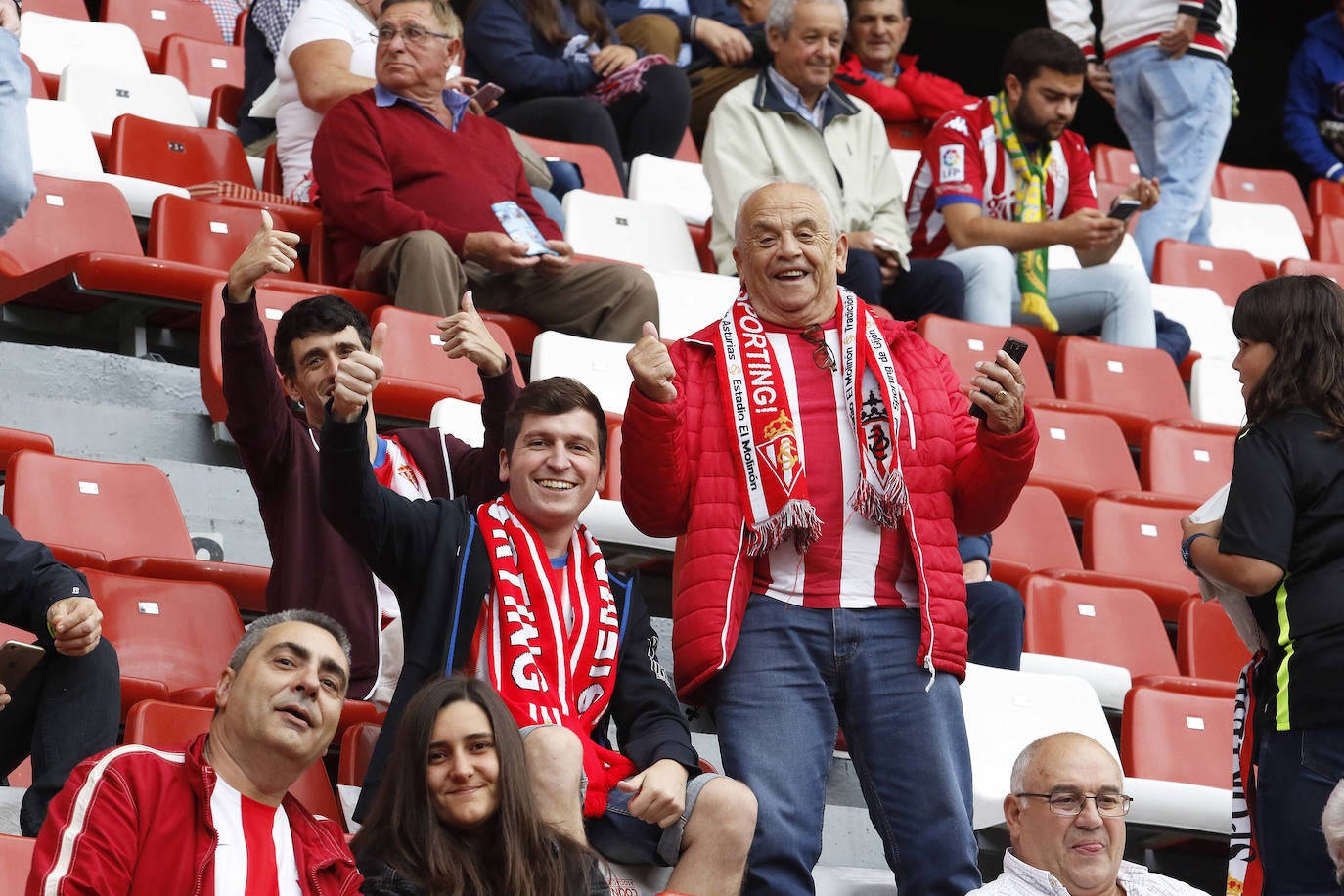 Fotos: ¿Estuviste en el partido Sporting-Albacete? ¡Búscate!