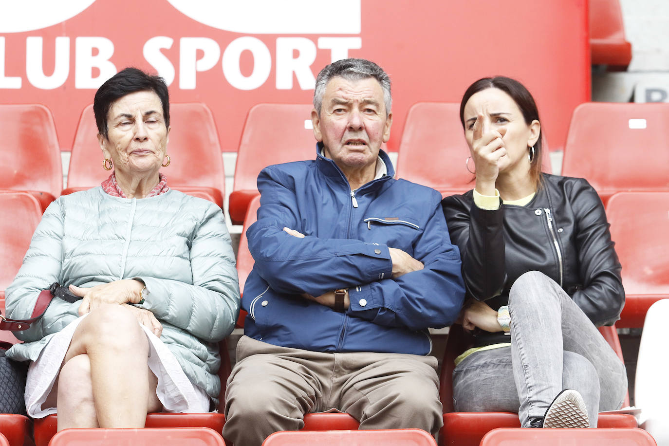 Fotos: ¿Estuviste en el partido Sporting-Albacete? ¡Búscate!