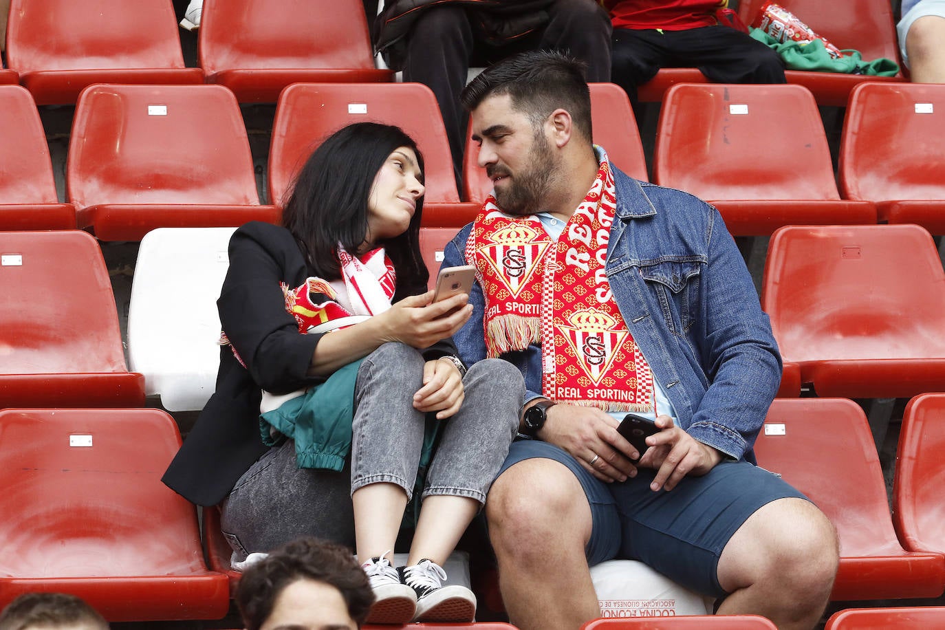 Fotos: ¿Estuviste en el partido Sporting-Albacete? ¡Búscate!