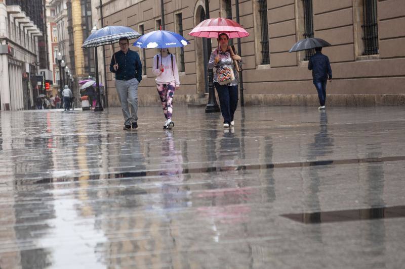 Fotos: Temperaturas otoñales y de intensas lluvias en Asturias