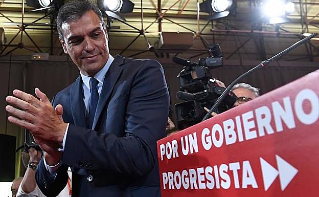 Sánchez presenta su propuesta. 