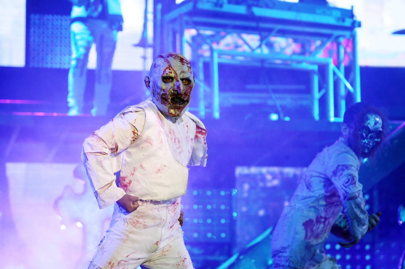 La orquesta congregó a un gran número de fieles así como vecinos de la localidad en la última verbena de este año.