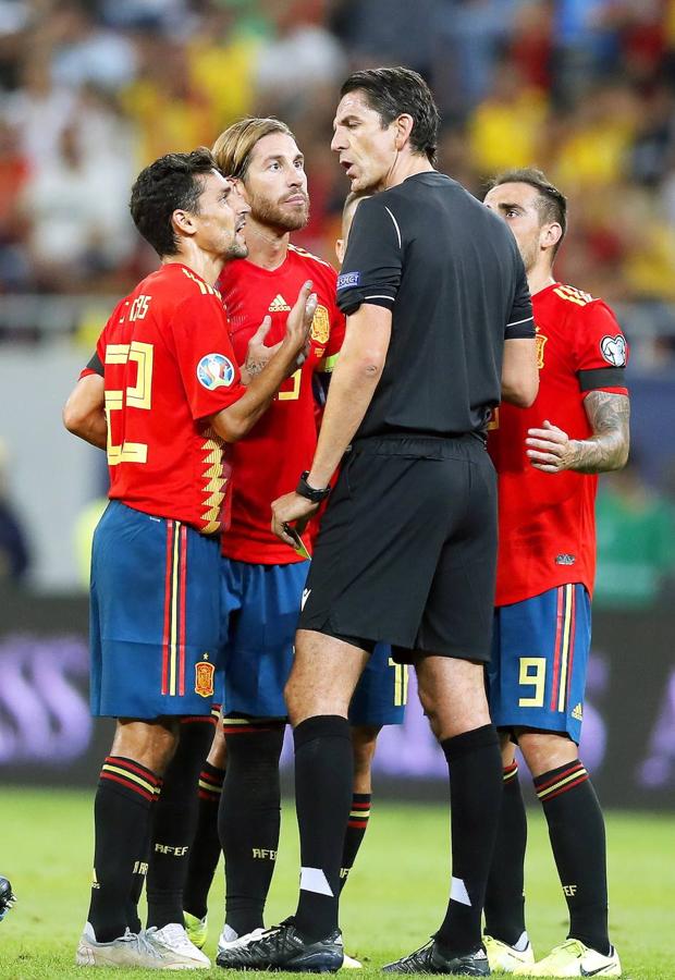 España, en el debut oficial de Robert Moreno como seleccionador nacional tras la renuncia de Luis Enrique, buscó el primer triunfo de su historia en suelo rumano