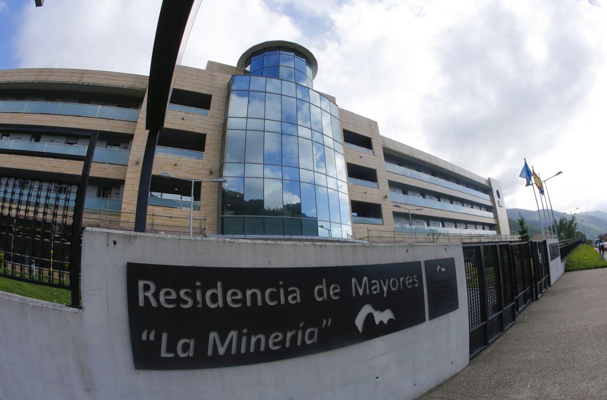 La residencia de mayores levantada por el Montepío en Felechosa.. 