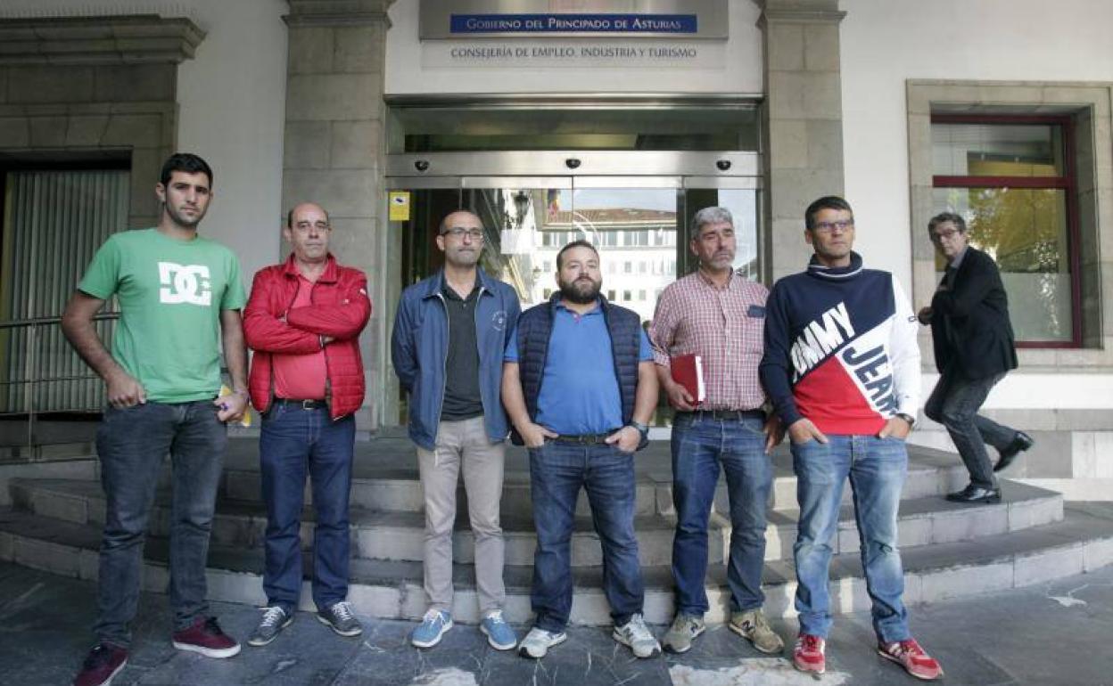 Representantes de CCOO de los trabajadores de Vesuvius han mantenido una reunión en la Consejería de Industria. 