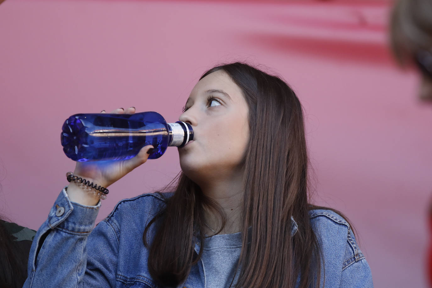 ¿Estuviste este domingo en el partido de la selección española en El Molinón? ¡Búscate en la galería! 