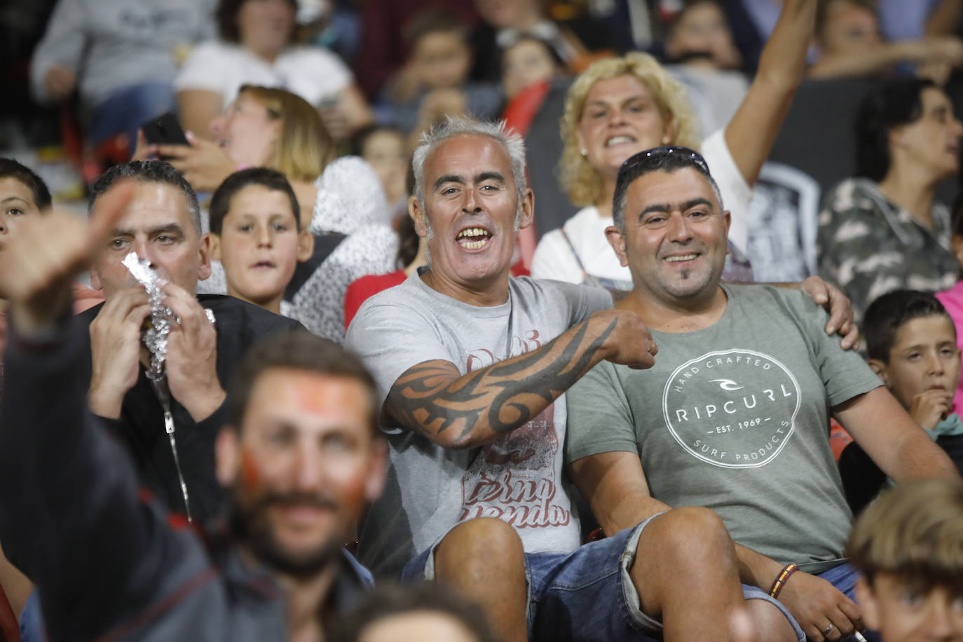 ¿Estuviste este domingo en el partido de la selección española en El Molinón? ¡Búscate en la galería! 