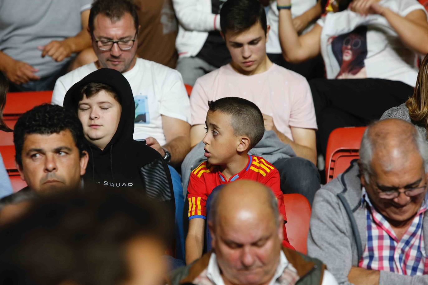 ¿Estuviste este domingo en el partido España-Islas Feroe en El Molinón? 