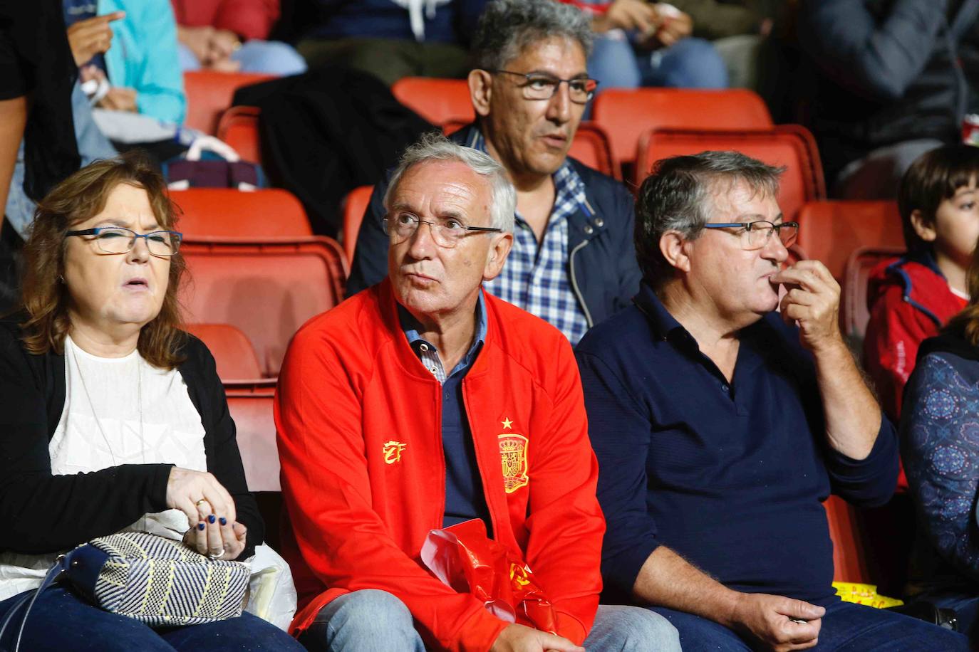 ¿Estuviste este domingo en el partido España-Islas Feroe en El Molinón? 