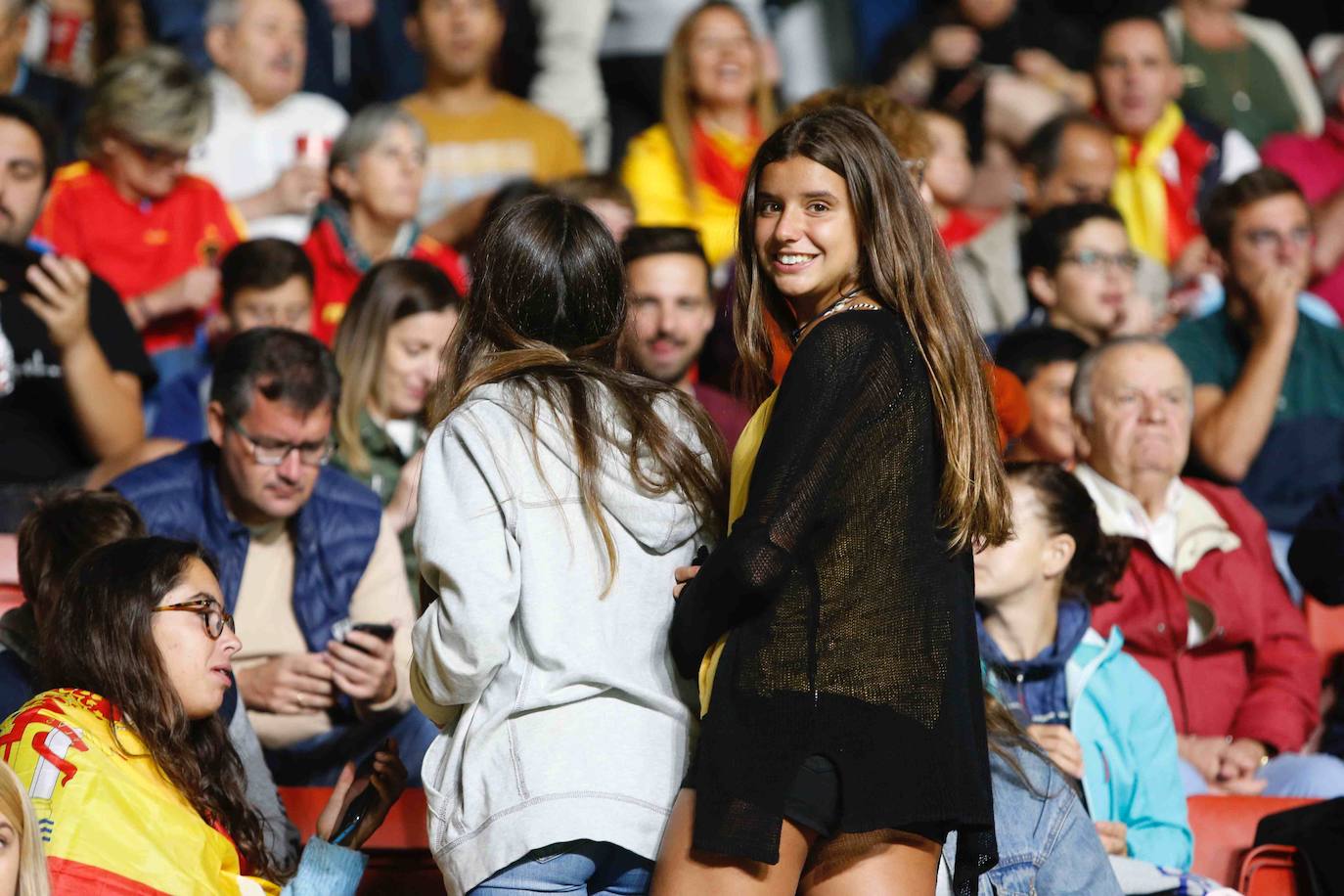 ¿Estuviste este domingo en el partido España-Islas Feroe en El Molinón? 