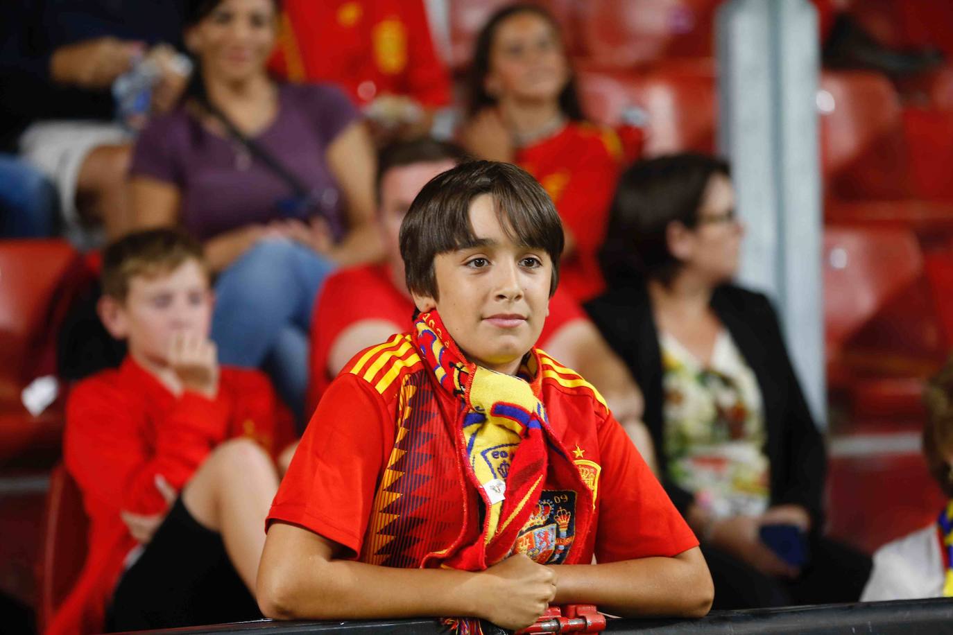 ¿Estuviste este domingo en el partido España-Islas Feroe en El Molinón? 