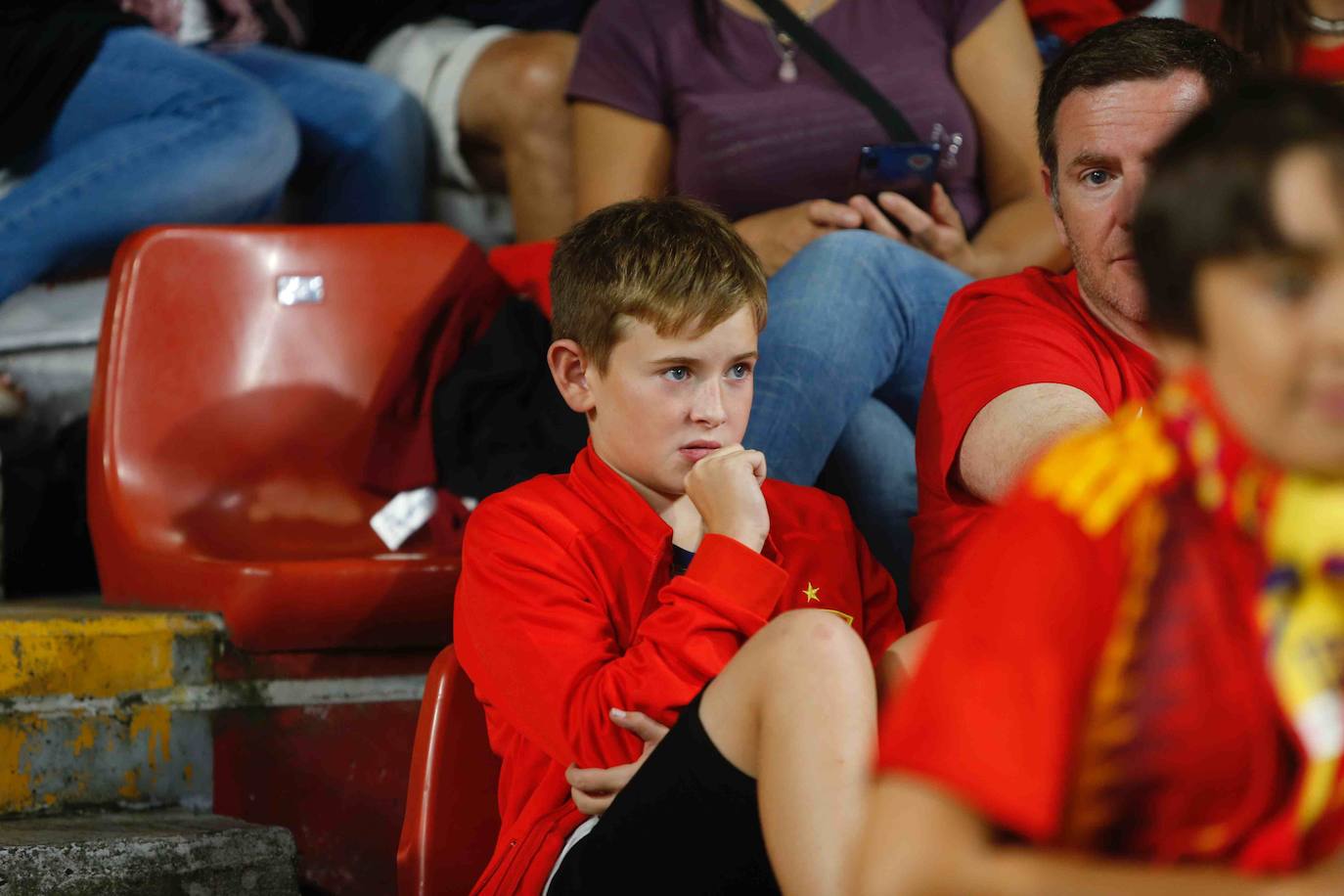 ¿Estuviste este domingo en el partido España-Islas Feroe en El Molinón? 