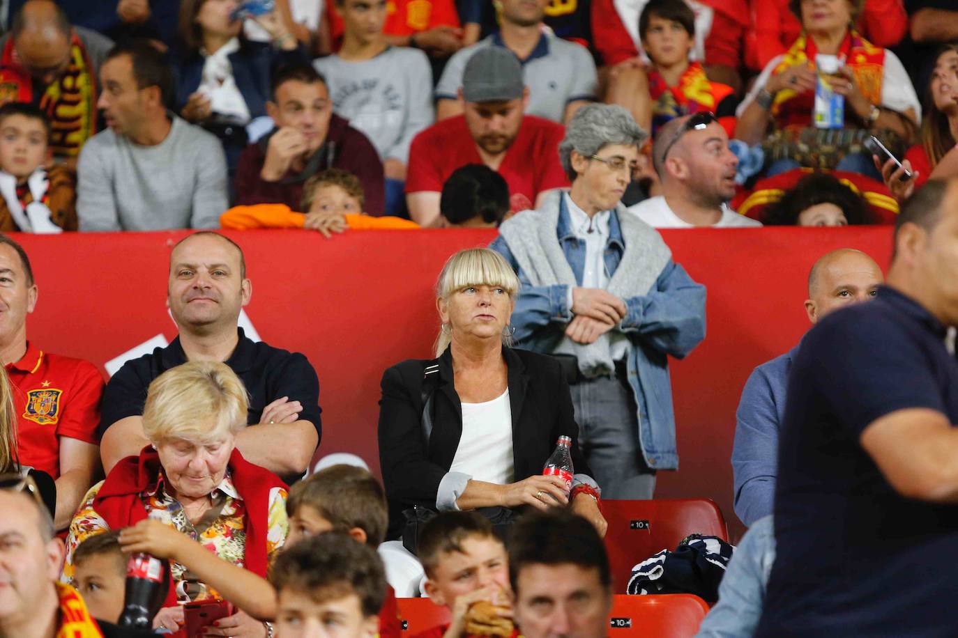 ¿Estuviste este domingo en el partido España-Islas Feroe en El Molinón? 