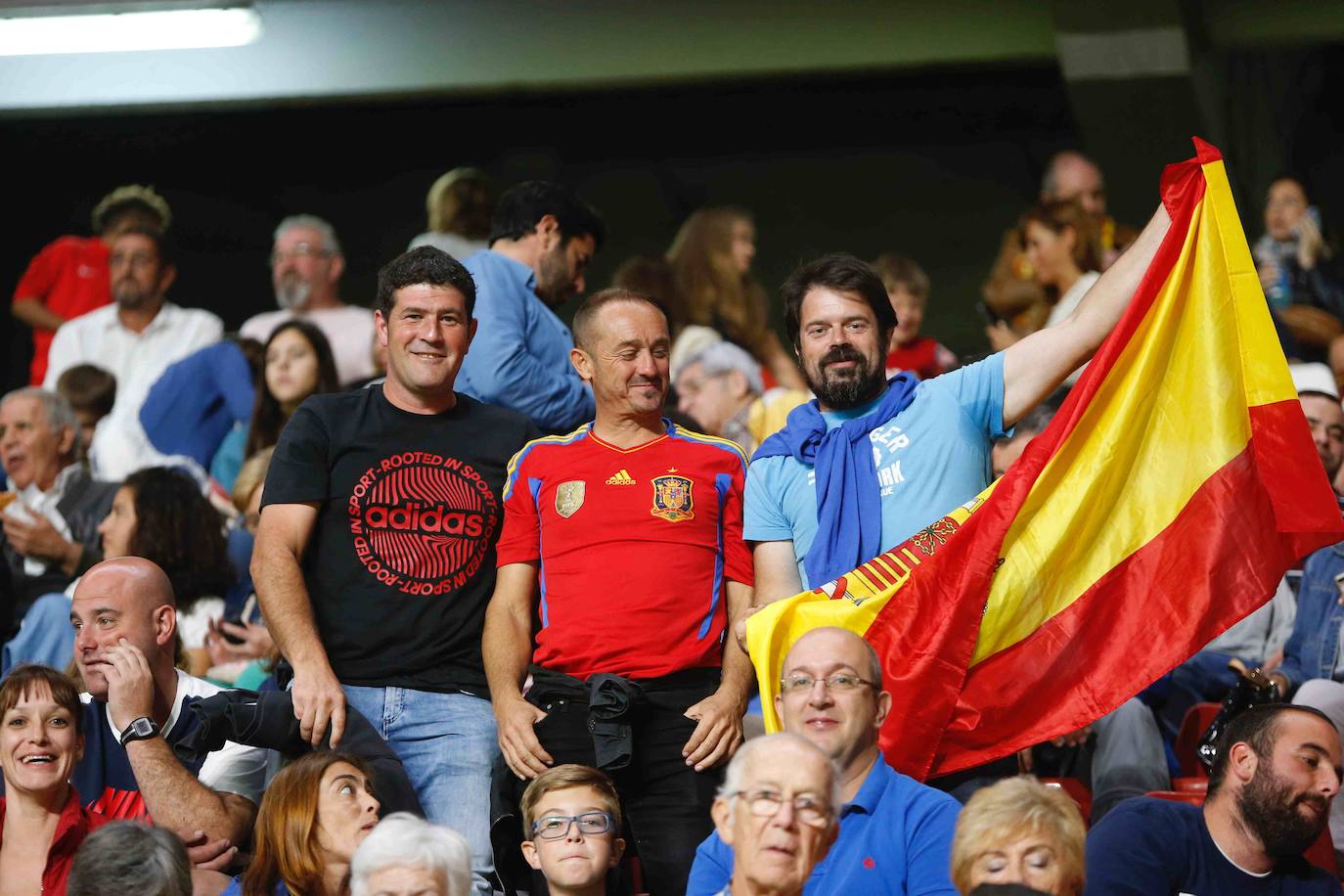 ¿Estuviste este domingo en el partido España-Islas Feroe en El Molinón? 