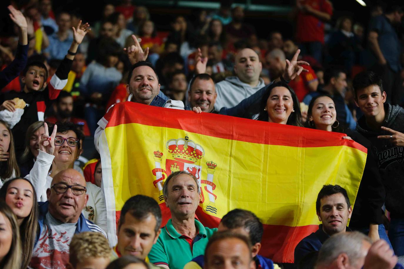 ¿Estuviste este domingo en el partido España-Islas Feroe en El Molinón? 