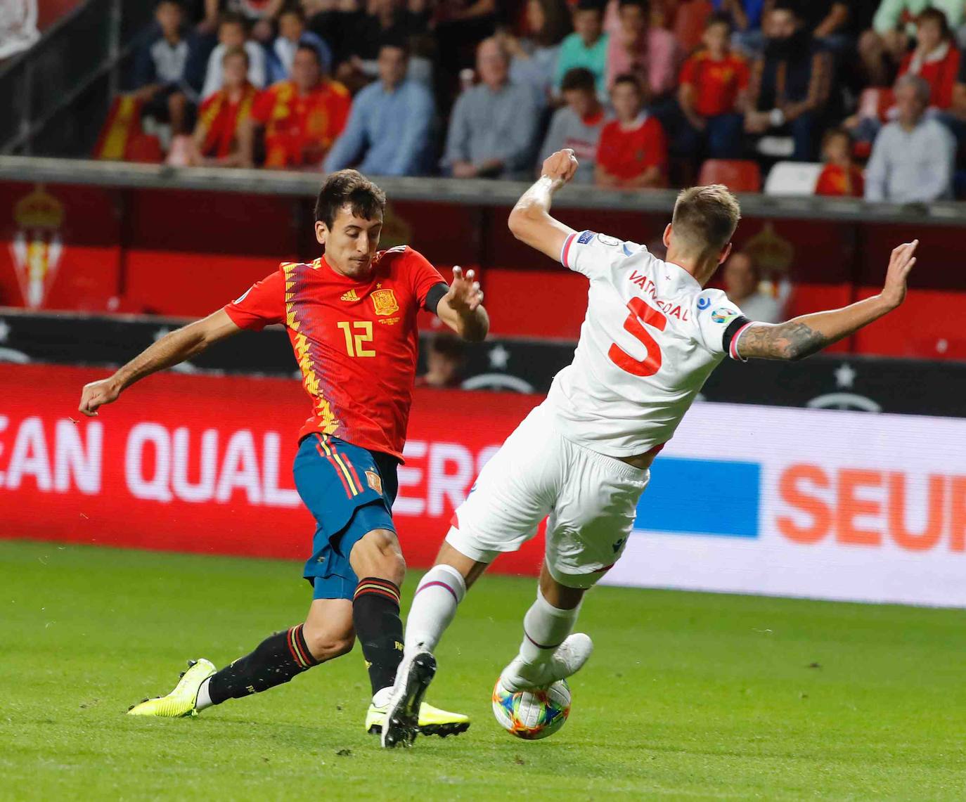 Fotos: Las imágenes del amistoso entre España e Islas Feroe