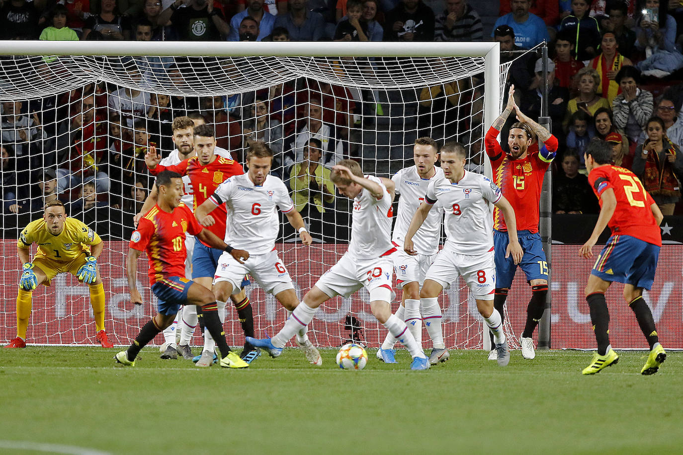 Fotos: Las imágenes del amistoso entre España e Islas Feroe