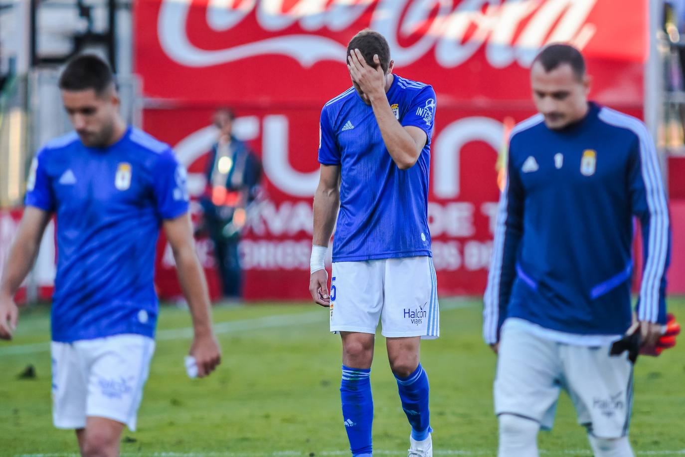 El conjunto azul, que se adelantó en el marcador con un tanto de Alfredo Ortuño, no pudo puntuar en Miranda de Ebro. Los tantos del equipo local fueron de Mezquelanz y de Mario Barco. 