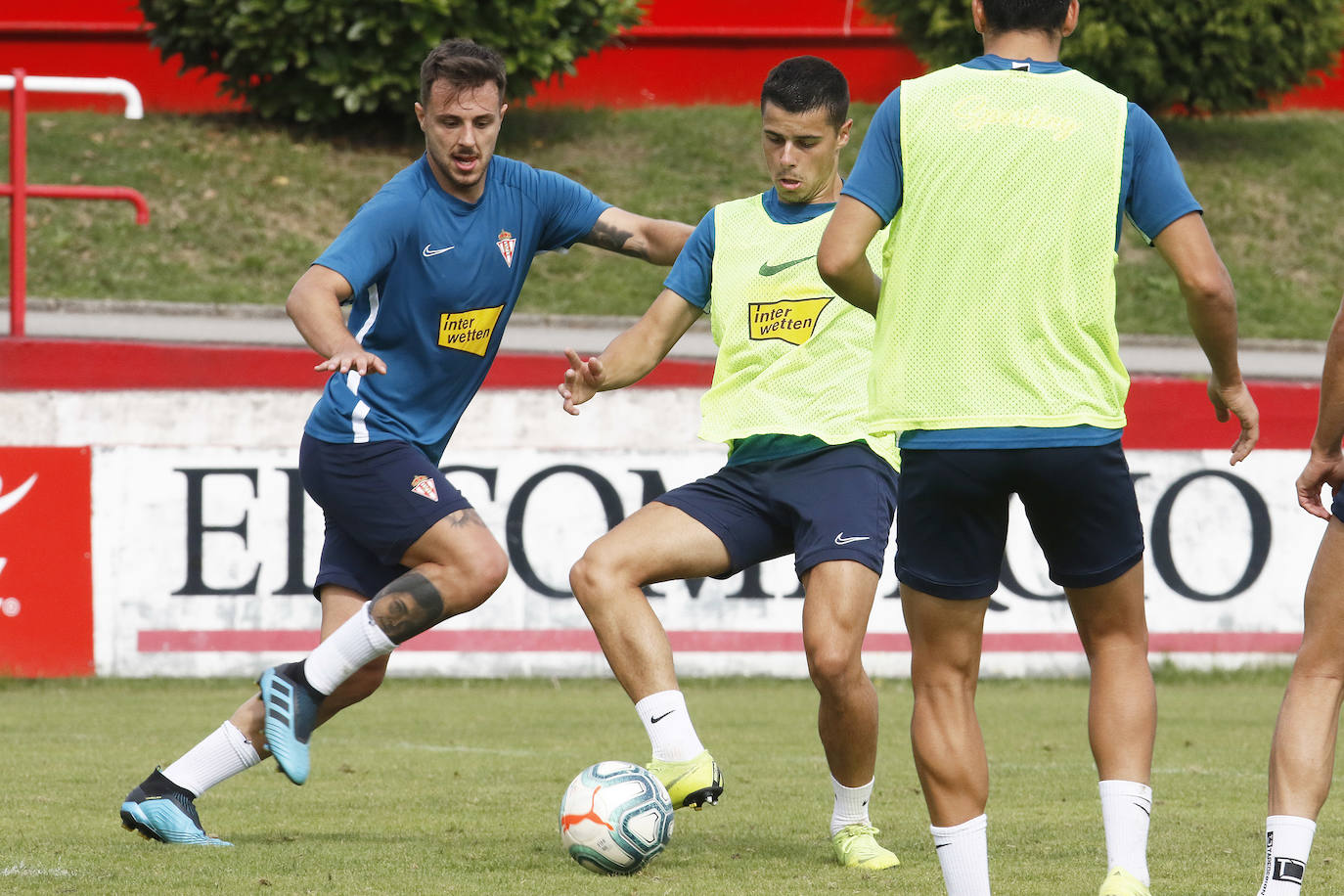Los rojiblancos volvieron a los entrenamientos tras la primera derrota de la temporada en El Alcoraz ante el Huesca.