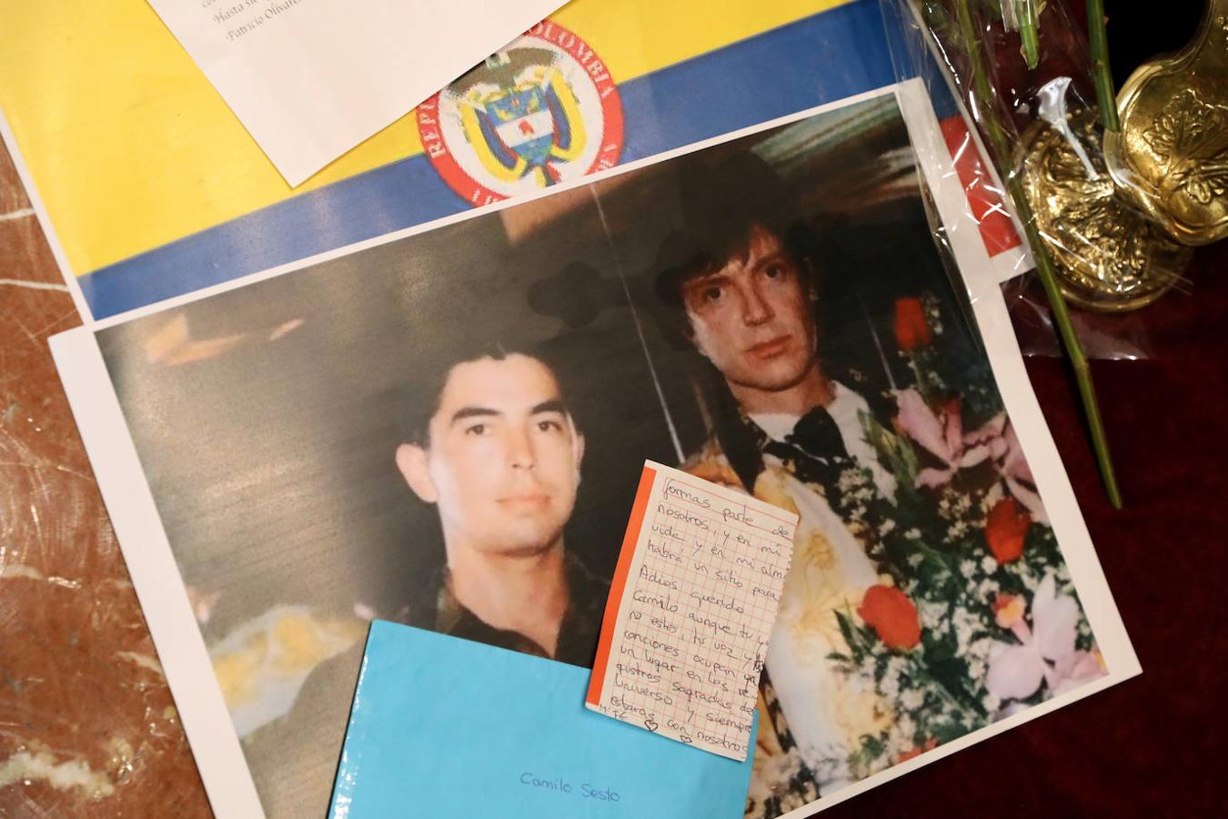 Regalos de los admiradores de Camilo Sesto.