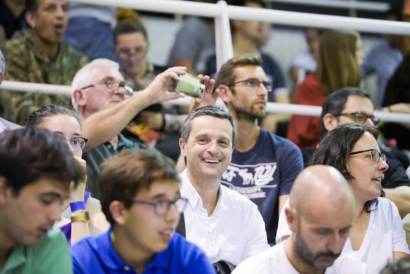 Fotos: ¿Estuviste en el partido entre el OCB - Real Madrid? ¡Búscate!