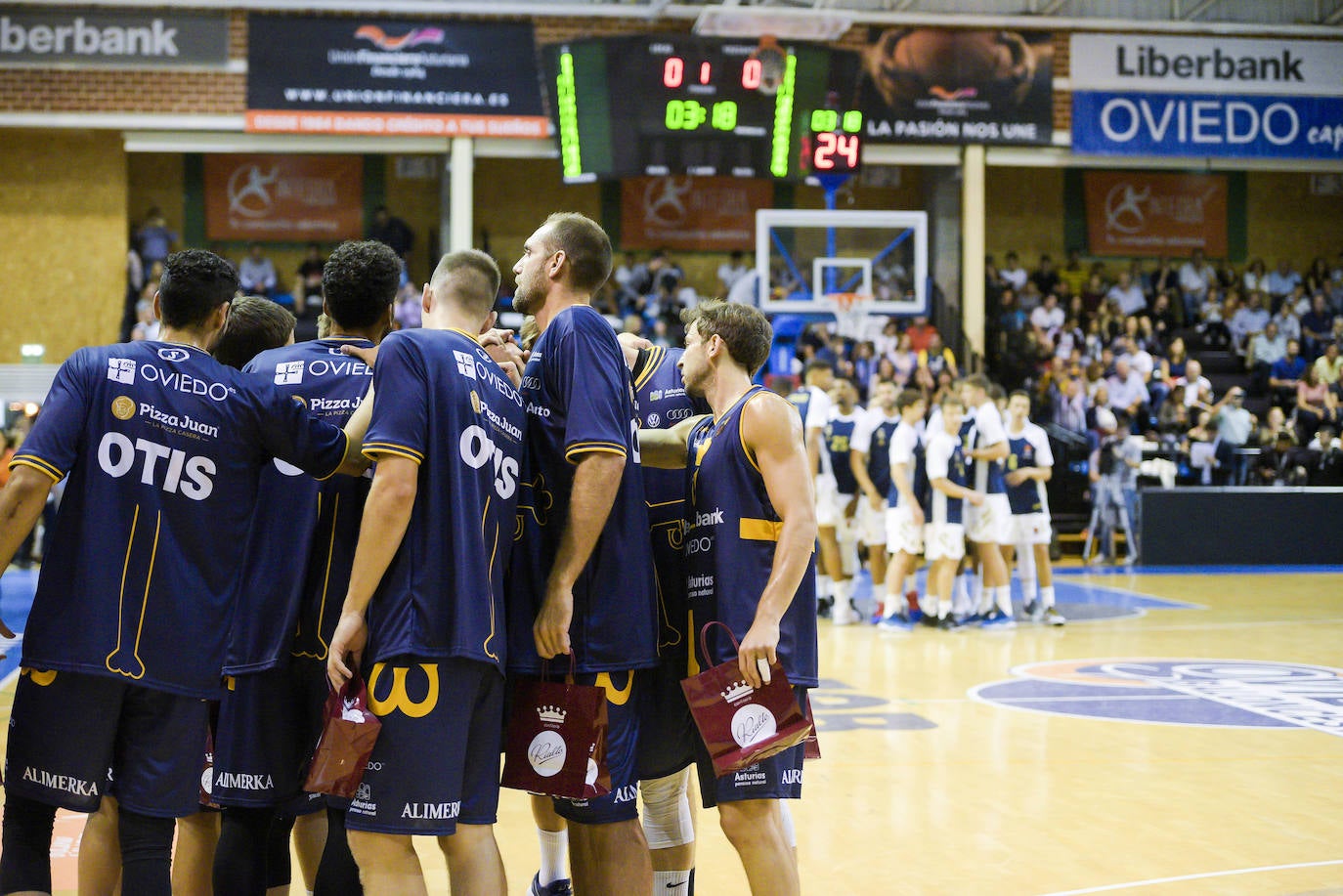 Fotos: ¿Estuviste en el partido entre el OCB - Real Madrid? ¡Búscate!