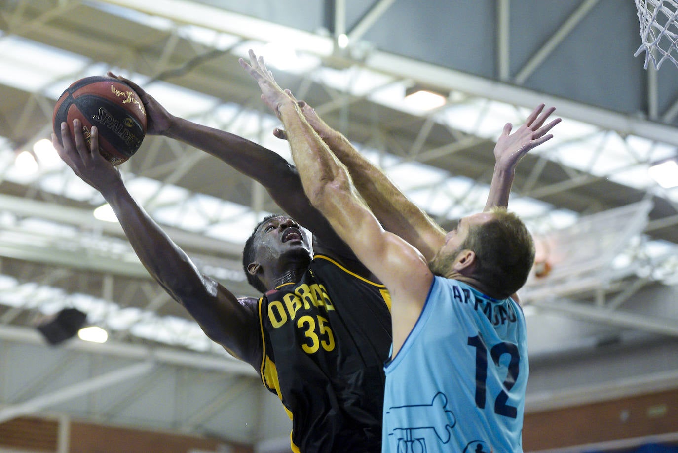 A pesar de un intento de reacción en el último cuarto el cuadro ovetense sigue sin lograr el triunfo en la pretemporada.
