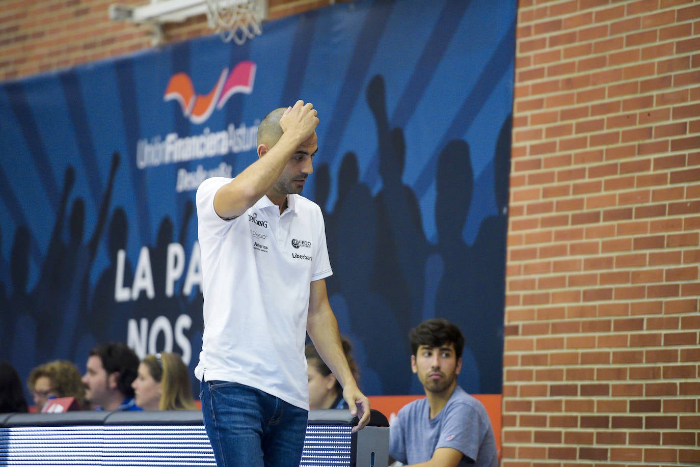 A pesar de un intento de reacción en el último cuarto el cuadro ovetense sigue sin lograr el triunfo en la pretemporada.